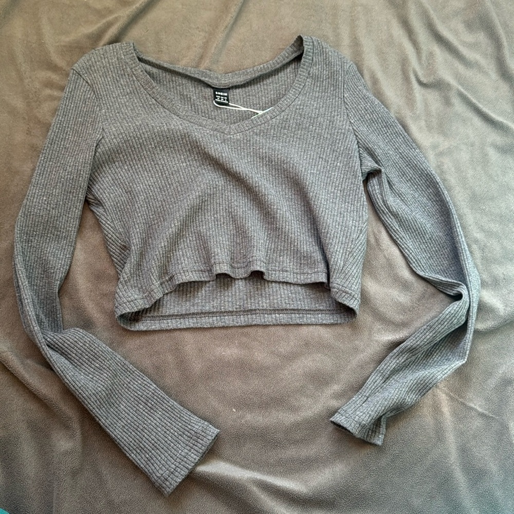 shien gray cropped long sleeve shirt